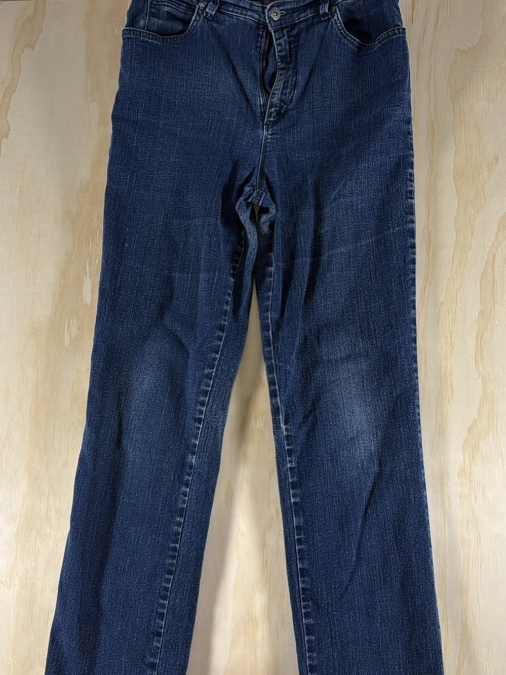 Gloria Vanderbilt Women’s Straight Jeans in Dark Blue Wash